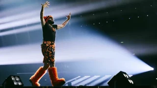 https://www.zappit.gr/psychagogia/eurovision-2026-akylas-to-proto-vinteo-apo-tin-entyposiaki-prova-sti-skini-tis-viennis/7223974