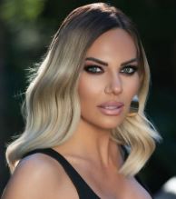 https://www.zappit.gr/psychagogia/ioanna-maleskou-eimai-ok-me-ayto-pou-vgainei-pros-ta-ekso-alla-panta-yparxoun-perithoria-veltiosis/7187284