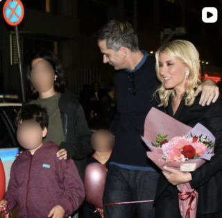 https://www.tlife.gr/eidhseis-nea/sia-kosioni-i-ekpliksi-apo-ton-kosta-mpakogianni-kai-ton-gio-tous-oi-agkalies-kai-i-syggnomi-stous-dimosiografous/1737527/