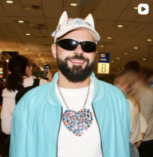 https://www.tlife.gr/eidhseis-nea/akylas-epestrepse-stin-ellada-meta-ti-eurovision-oi-protes-diloseis-kai-i-sygkinisi-on-camera/1739970/