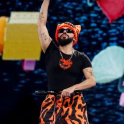 https://www.zappit.gr/psychagogia/eurovision-2026-a-imitelikos-o-akylas-sarose-to-stadio-me-to-ferto-kai-evale-plori-gia-ti-niki-ston-megalo-teliko/7319870